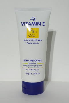 Vitamin E Moisturizing Care Facial Wash Skin-Smoother (190 G)