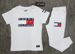 TOMMY HILFIGER Boys 2 Pcs T-Shirt + Pants Sport Set (WHITE) (4 Years)