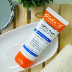 Gluta-C Acne Control Facial Wash with Kojic Plus+ 4x Whitening System 50g (Exp: 06.2024) (MOS)