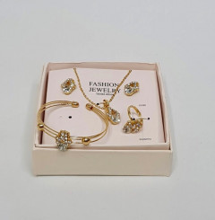 Ladies Necklaces & Bracelet Jewelry  Set